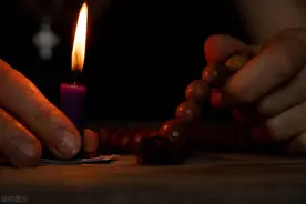 孕妇为家犬祈福，神咒灵验？神社巫女诚心听取愿望图片