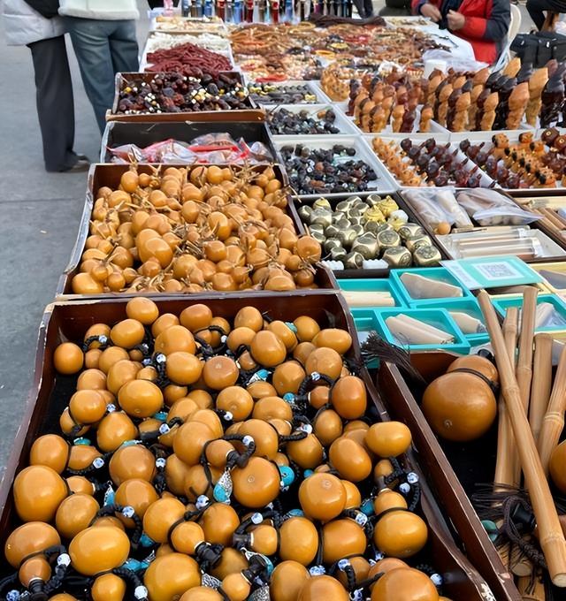 大量日本游客涌入北京，打着旅游幌子不去旅游不吃美食，为啥来？