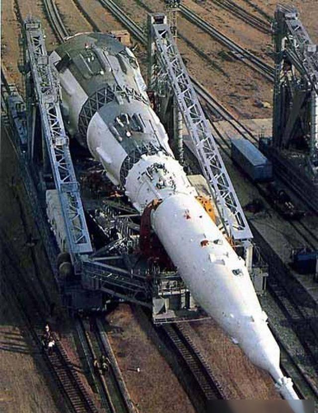 中美俄火箭最大推力差距断崖：美7130吨，俄仅4620吨，中国是多少