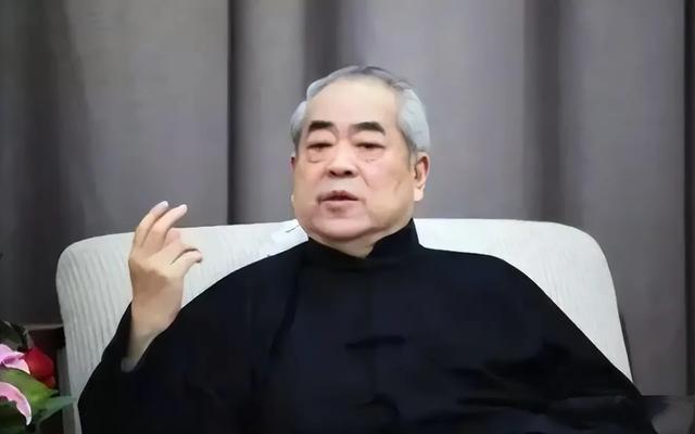 87岁范曾近况：他86岁娶的小50岁娇妻徐萌，如今已成他的晚年依靠