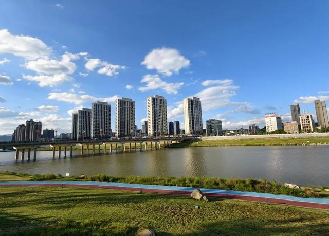 从荒滩到“打卡地”！成县青泥河湿地公园这波“蝶变”太惊艳~