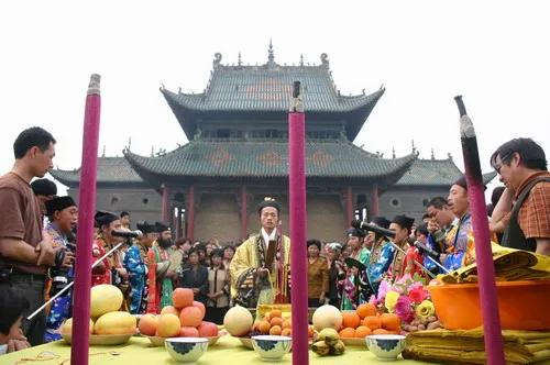 那一年，我遛进了山陕会馆去看庙会