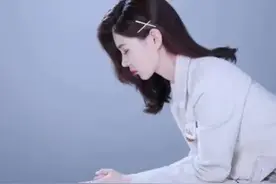 网红“阿悠悠”的走红我看来并不是意外，歌词难懂却很抒情是特色图片