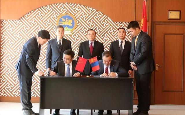 蒙古还有湖？水量是三峡水库的近10倍，是全中国所有湖泊的1.7倍