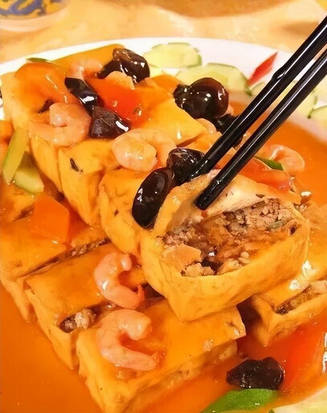 年味十足的山东宝藏小城，不仅是鲁菜重要发源地，还是“中国琉璃之乡”！