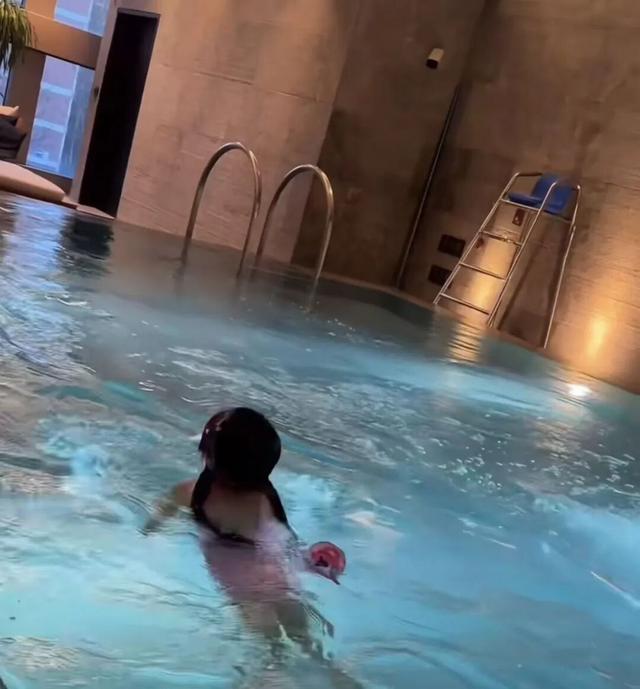 在北京	，不买学区房，带女儿住五星级酒店上学