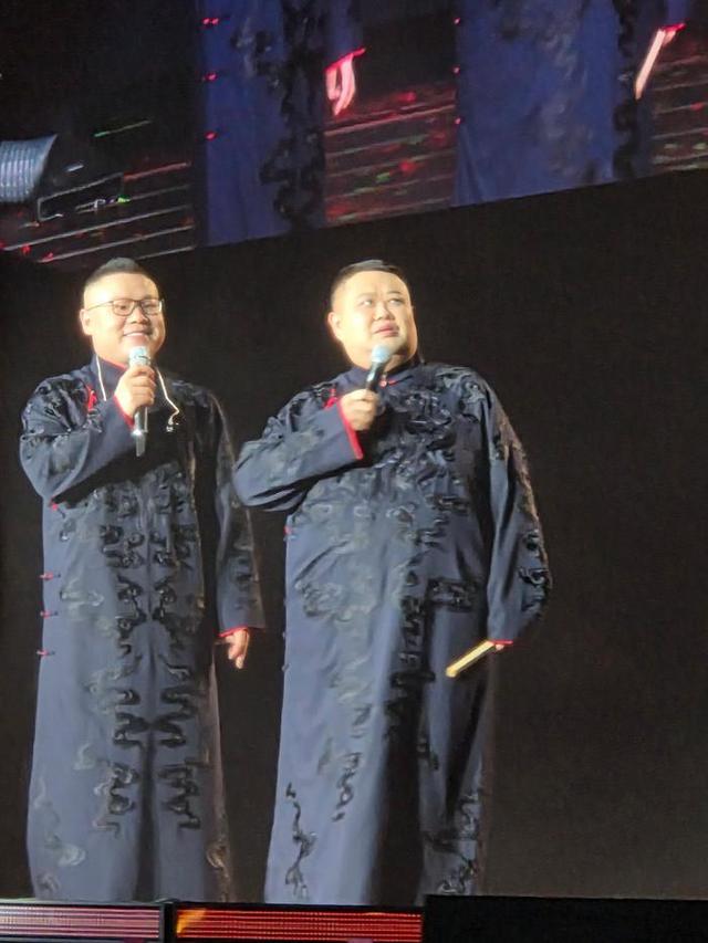 岳云鹏潘玮柏给组合取名“蓬勃”