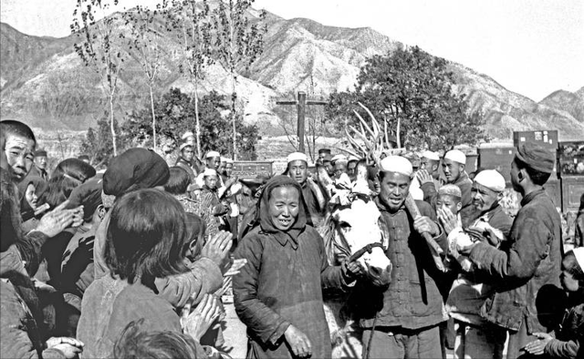 毛主席为何一生不进故宫，终生再未回延安？周总理的谈话道出实情