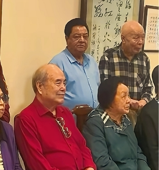 相声界泰斗北京聚会，李国盛坐C位，李金斗 赵炎 石富宽站二排