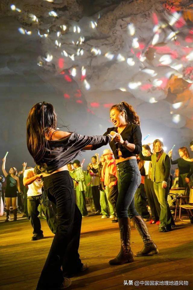 洞洞洞！如何在42800座贵州溶洞中发现跨越30万年的人类进击史？