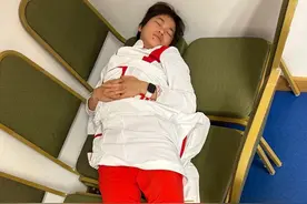 港澳之旅收官！全红婵晒大合照，网友：大头小胖拎着大刀在路上了图片