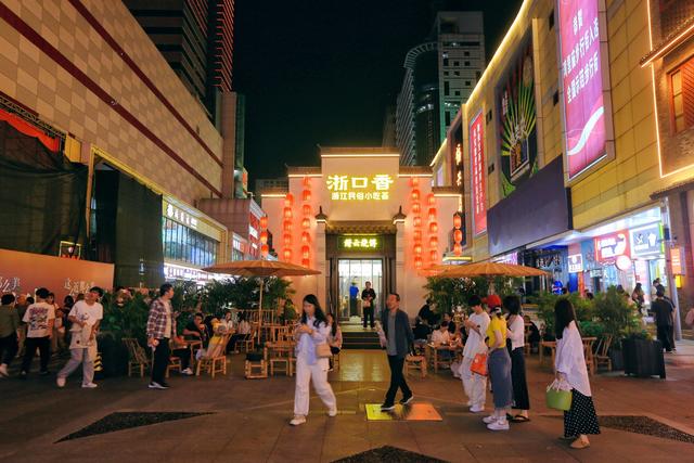 石家庄湾里庙步行街，国家旅游休闲街区，感受石光闪耀夜兴城的美