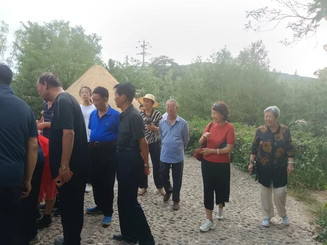 同学聚会秦安品蜜桃