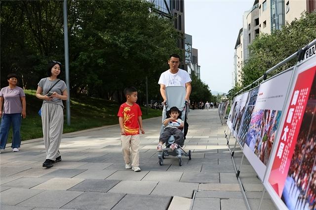 首钢冬奥广场亲子嘉年华启幕 以多元融合激活双奥文化服务民生
