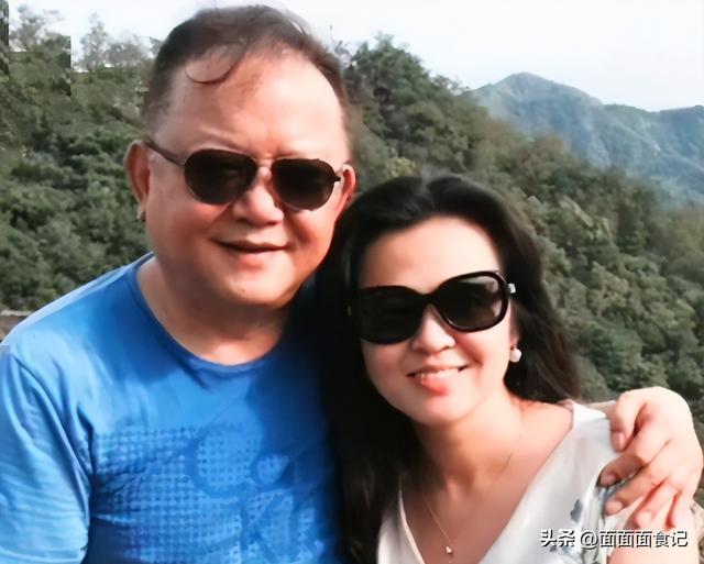 被传卖掉上亿豪宅、移民美国的王刚，如今生活状况却出人意料