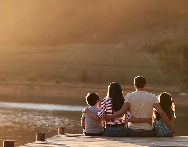 花了2万带娃旅游，不如楼下小水坑？孩子真正在乎的根本不是去哪