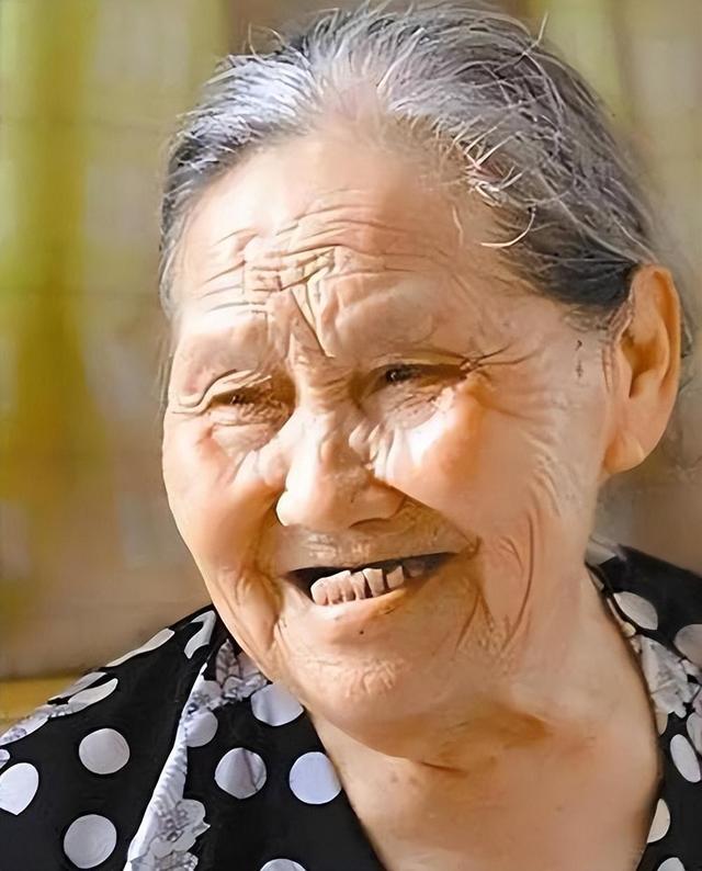 湖南老人活到127岁，但奇怪的是，她13个孩子，没有一个活到18岁