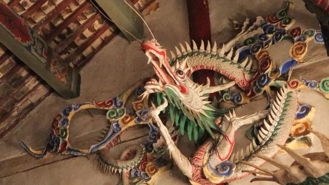 今天来到玉溪,误入龙泉胜地,古寺龙宫,泉池清澈,桃源仙境