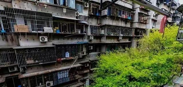 新利好，住建部定调：楼龄满25年以上的老房子，业主有望受益！