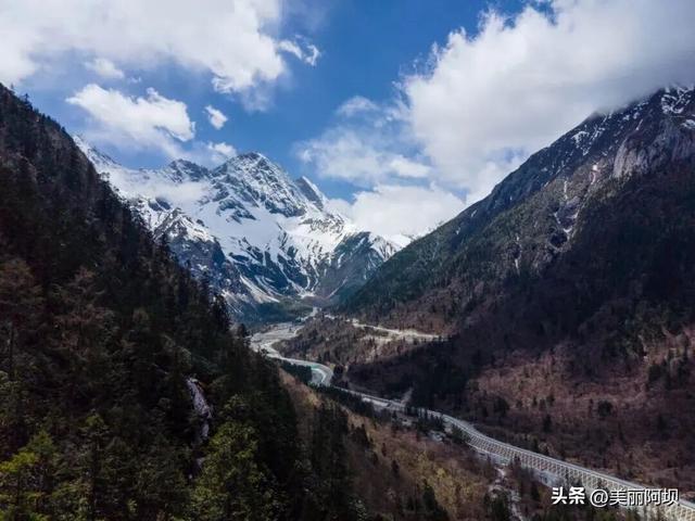 穿越520公里的山河壮阔！这条川西环线也太懂浪漫了！