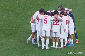 国足换血2比1迎首胜，下半场0射门，2人建功小将拼到4次抽筋图片