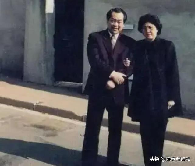 与女儿断绝关系不到3天，范曾担心的事发生了，小50岁娇妻受牵连