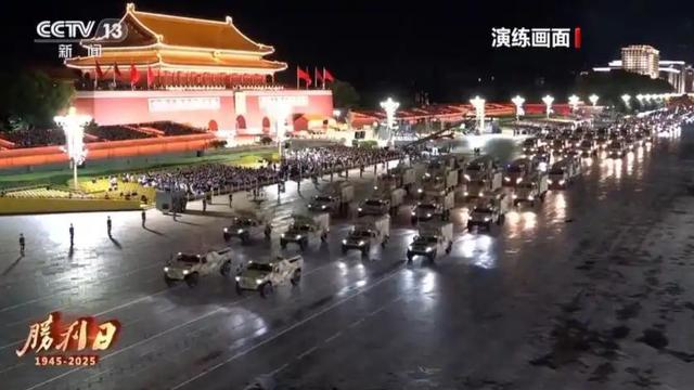 被央视怒批、脑袋空空，德不配位，难怪阅兵从不邀请“流量”明星