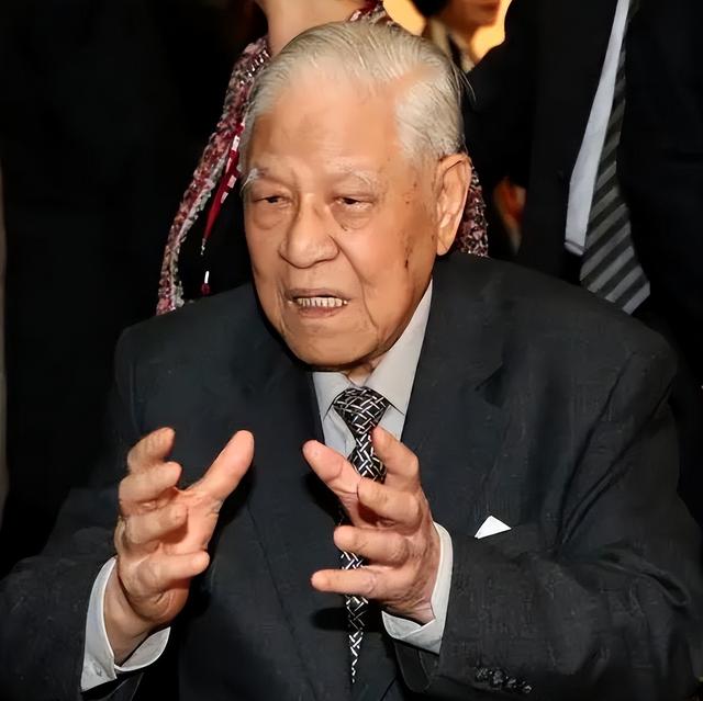 两蒋灵柩现状：台湾不想要，亲人懒得管，“台独”分子泼油漆泄愤