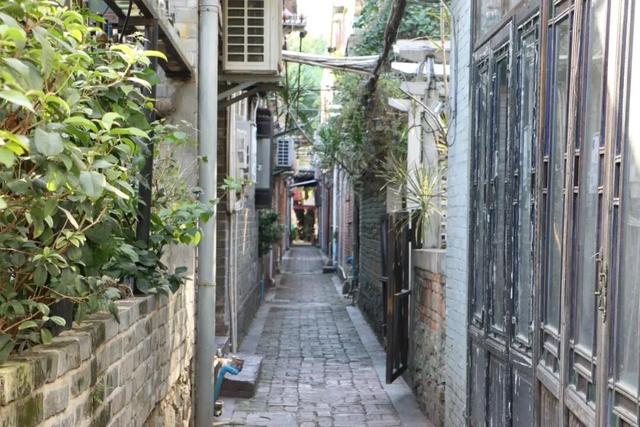 东莞有个宝藏地！下坝坊的24小时，从静谧古村到流光幻境