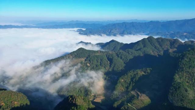 初冬清晨的余庆似“蓬莱仙境”!