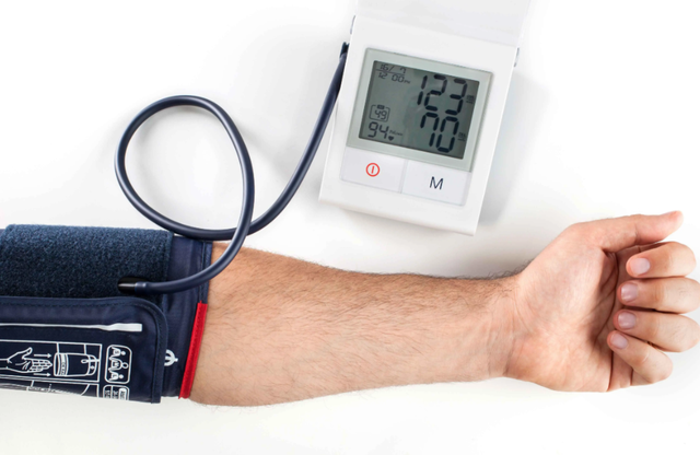 55岁大姐动不动就一身汗，去医院体检，医生叹息_怎么早不来呢