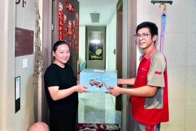 “飞”尝速度！江苏大闸蟹“坐上”无人机15分钟送到上海！