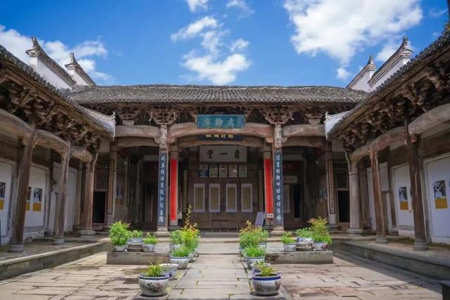 骑行赏枫、古村寻秋……被祁门的「枫景」治愈啦！| 皖美秋日