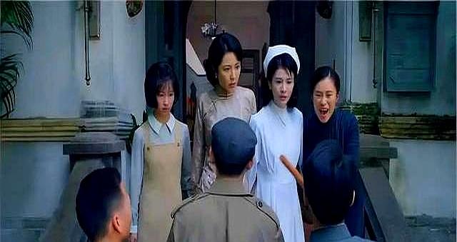 沉默的荣耀：唯一全身而退的潜伏者，竟是装傻充愣的吴家女佣