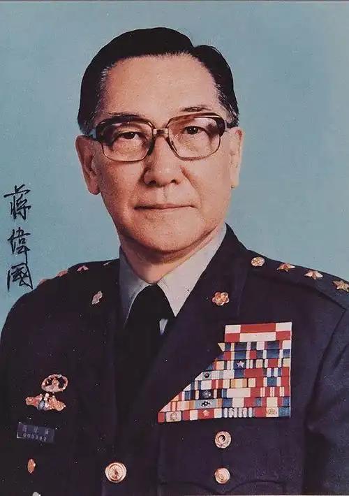 蒋经国至死不知,他一手提拔的接班人,竟是他蒋家最后的掘墓人!