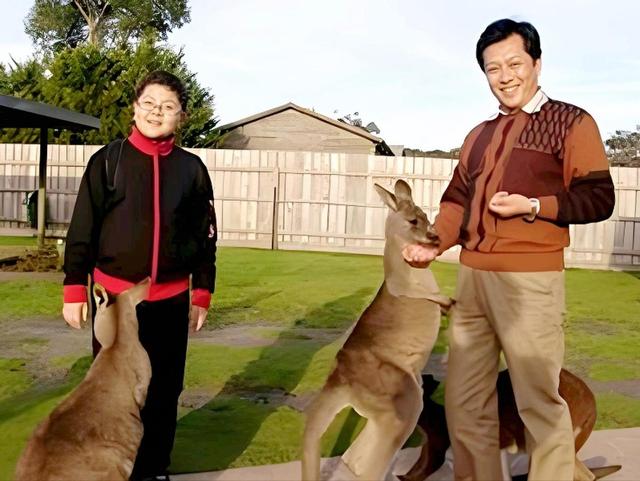 唐国强的“糟心事”：两个儿子都是残疾，难怪他73岁也不敢退休！