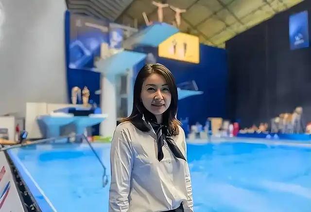 霍震霆没想到,44岁儿媳郭晶晶再次官宣喜讯,让整个阔太圈沉默了