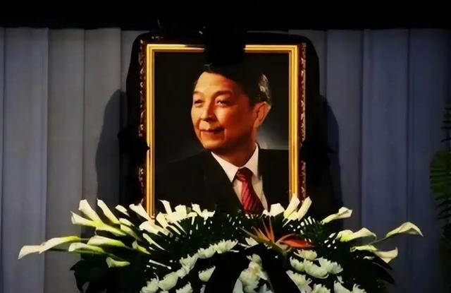 他曾是胡书记的得助手,担任过贵州省委书记,临终请求葬回故乡