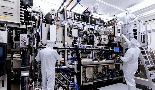 西方始料未及，中国第1条量子芯片正式投产,光刻机限制也没用了？