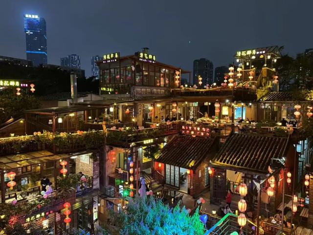 东莞有个宝藏地！下坝坊的24小时，从静谧古村到流光幻境