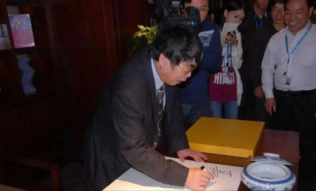 一路走好！不到24小时	，3位名人离世，最小者仅47岁，死因太可惜