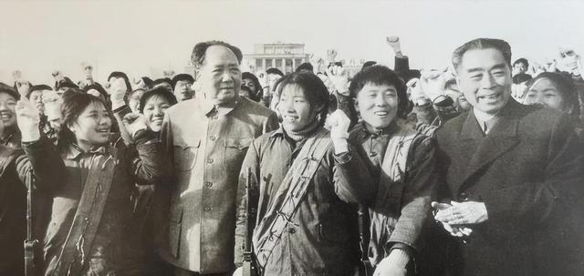 1976年运送毛主席遗体，发生三个“想不到”，华：人民不想主席走