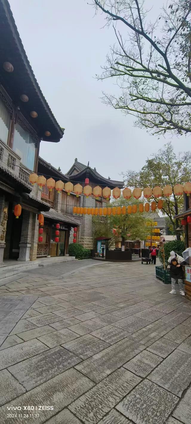 雨中寻洛邑：一座古城的千年回响