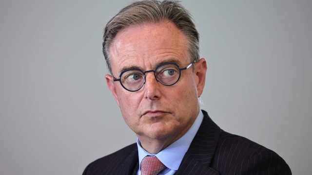 缺钱的欧盟盯着2000亿俄罗斯资产，怂恿比利时打响“抢劫”第一枪