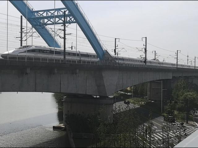 高铁建设真在降温吗？国家要求严了，但未来5年还要建设1万多公里