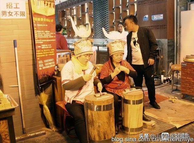 秋雨中的“西安回民街”街市（“陕西之旅”之六）