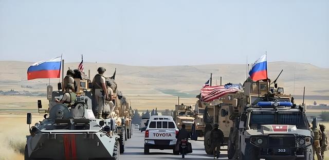 130亿航母压境，马杜罗不忍了，普京连夜送“快递”，敢动手就炸