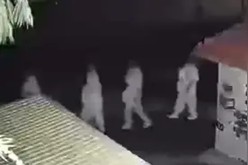 广州花都50多人凌晨白衣列队行走，官方回应图片