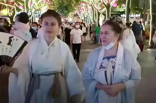 山西农村小伙娶乌克兰美女，丈母娘也跟去老家，今已融入中国