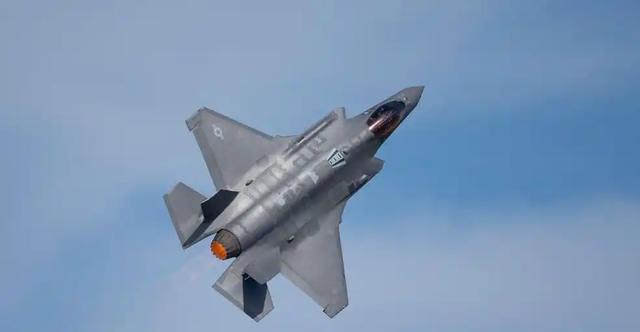歼-206年服役，F-22耗15年？美六代机再迟3年